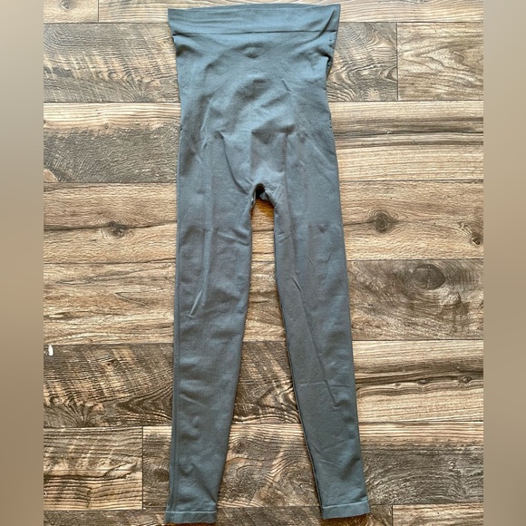 Blanqi Maternity Leggings - Picture 6 of 8